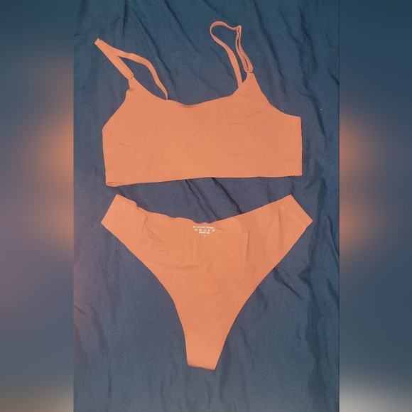 COPY - Brand New 2 sets of matching Bra & Thong Size L - Picture 5 of 12